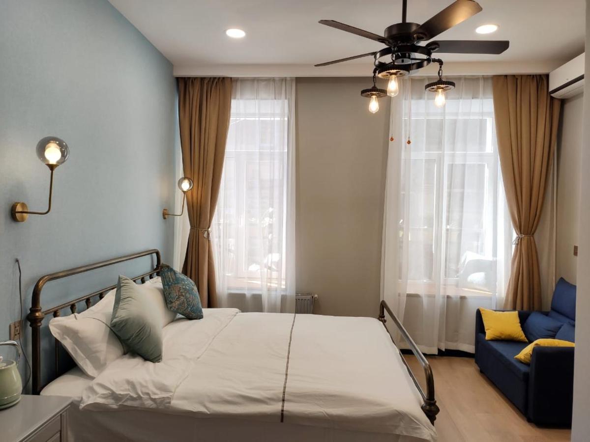 Qin Boutique Hotel Tbilisi ภายนอก รูปภาพ