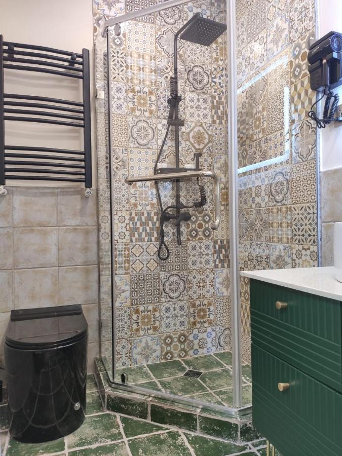 Qin Boutique Hotel Tbilisi ภายนอก รูปภาพ