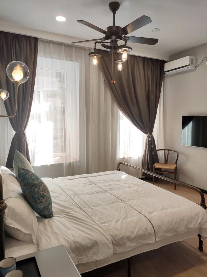 Qin Boutique Hotel Tbilisi ภายนอก รูปภาพ