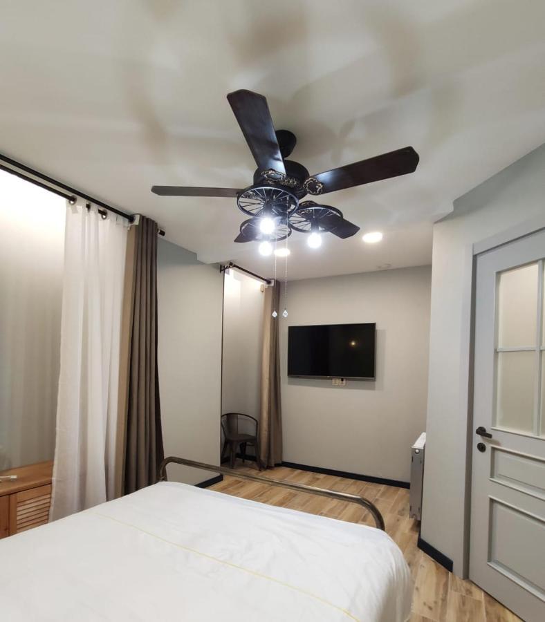 Qin Boutique Hotel Tbilisi ภายนอก รูปภาพ